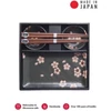 Kép 1/3 - Made in Japan Black & Pink Sakura sushi készlet evőpálcikákkal